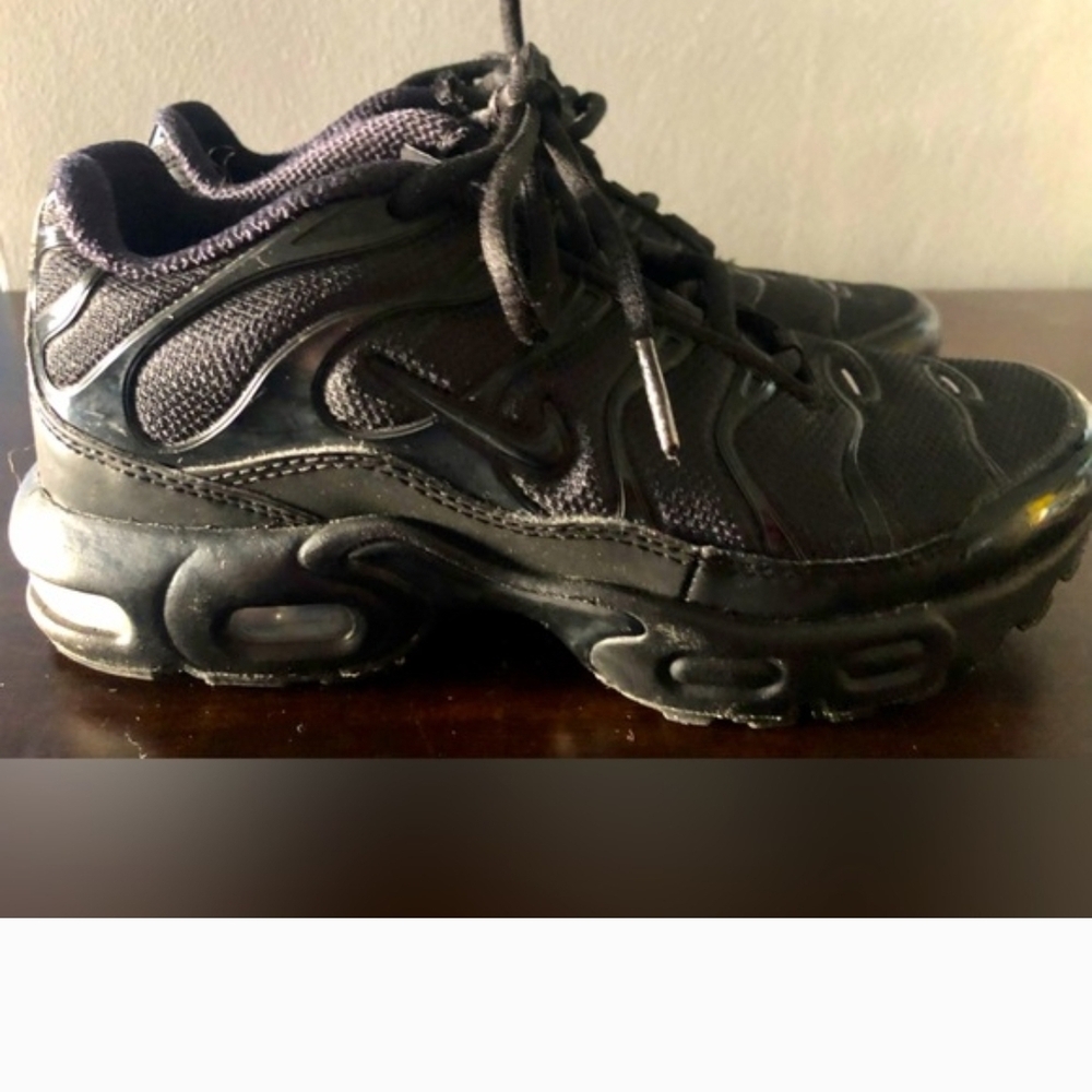 Boys Black Nike Air Sneakers